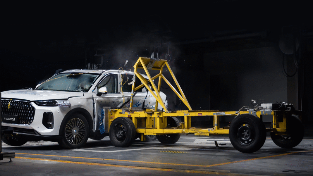 Beneath the Spirit of Ecstasy: The Unseen Engineering Mastery Behind Every Rolls-Royce